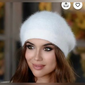 FRATELLI TALLI fluffy Beanie hat winter.